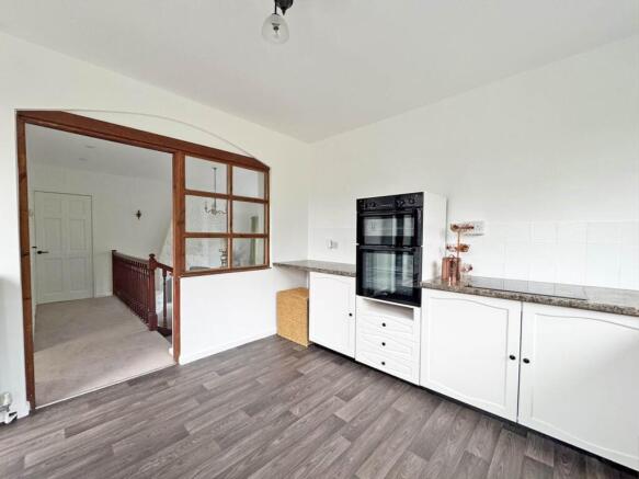 4 bed Detached Bungalow for sale Image 9