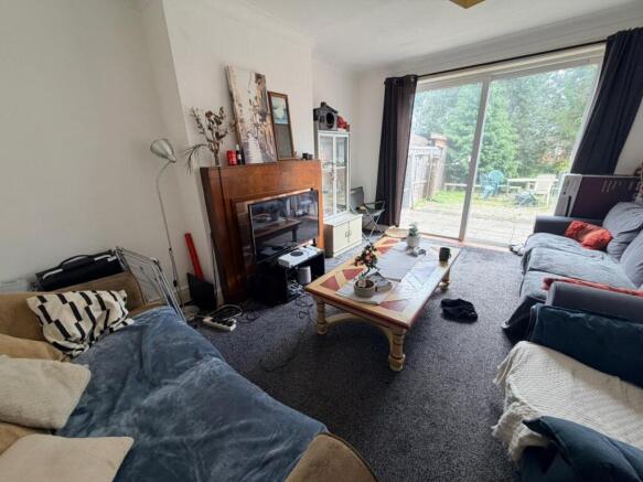 4 bed Semi-Detached to rent Image 5