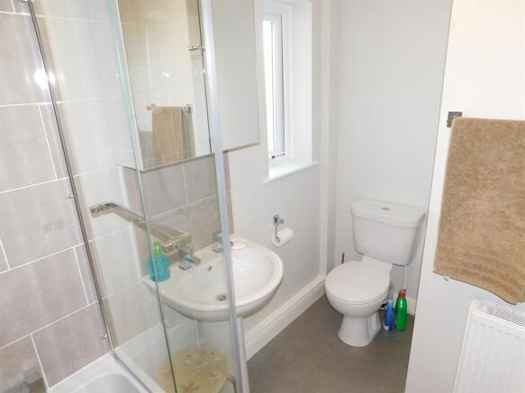 BATHROOM 2ND PHOTO