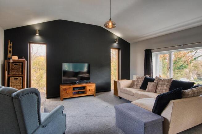 4 bed Detached for sale Image 5