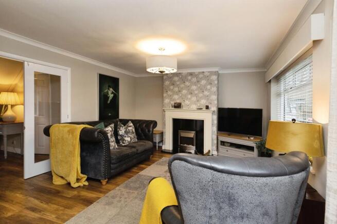3 bed Semi-Detached Bungalow for sale Image 7