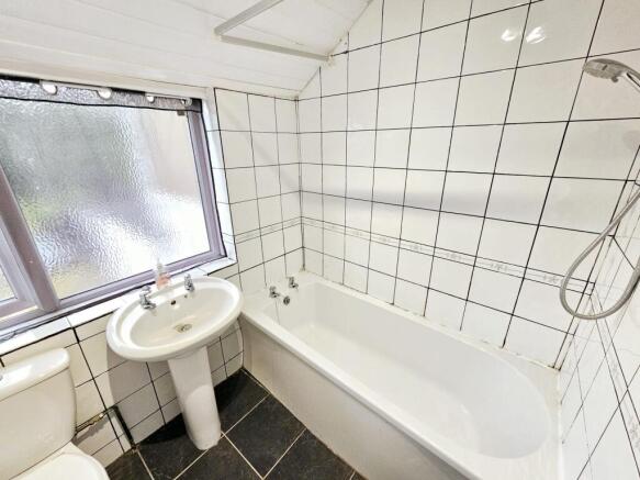 2 bed Terraced for sale Image 11