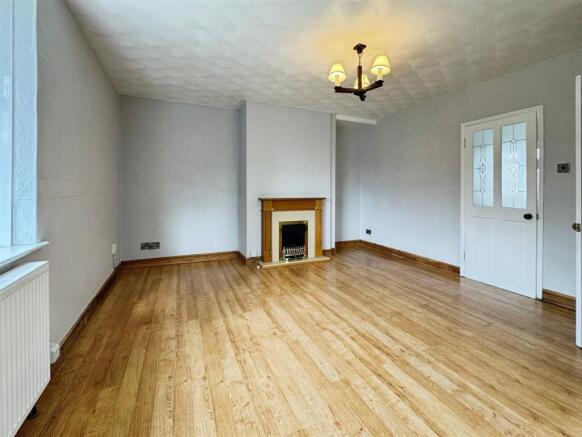 4 bed Semi-Detached for sale Image 7