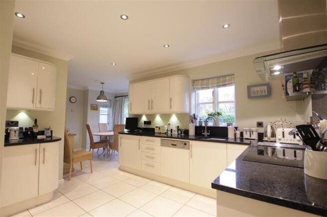 Kitchen/Breakfast Ro