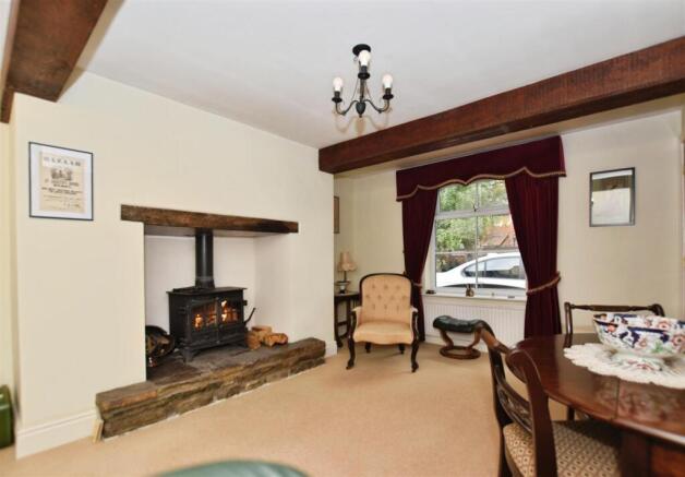 31a9b60c-sitting 20room.JPG