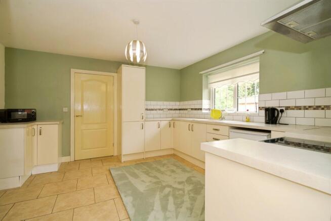 3 bed Detached Bungalow for sale Image 6