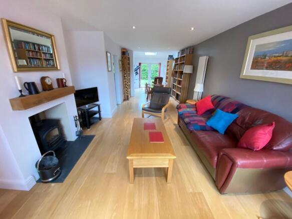 LOUNGE AREA