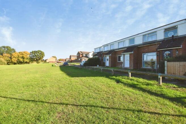 3 Bedroom Terraced in CM7 9UJ