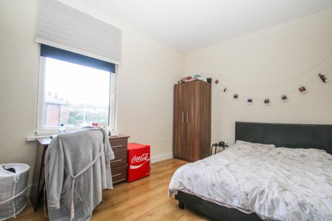 4 bed Terraced to rent Image 9