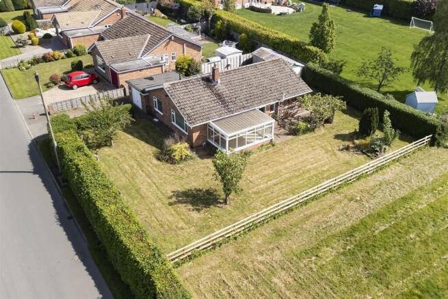 2 bed Detached Bungalow for sale Image 9