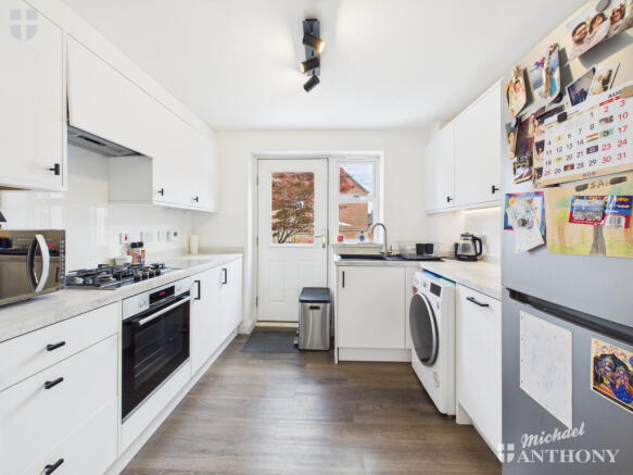 CAM03852G0-PR0381-STILL016