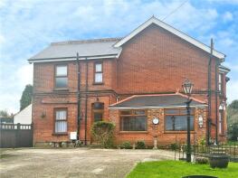 48 Litten Park Guest House, Medina Avenue, Newport PO30 1EL