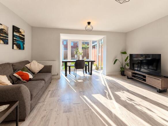 Crocus Road, Emersons Green, Bristol photo 3