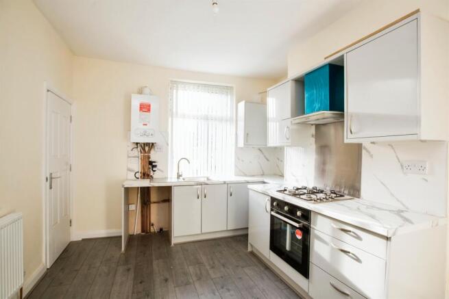 4 bed Terraced to rent Image 4