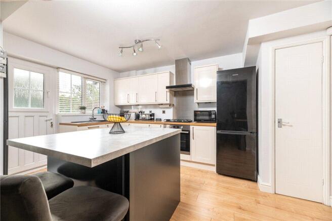4 bed Detached for sale Image 7