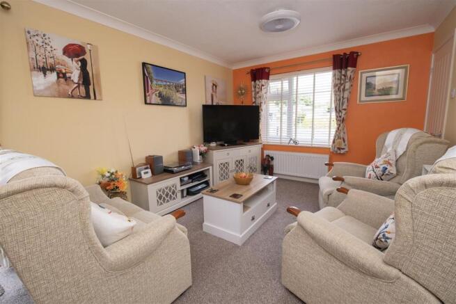 2 bed Detached Bungalow for sale Image 11