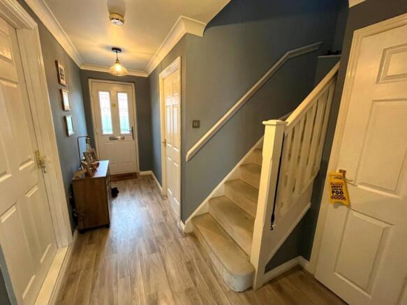 5 bed Detached for sale Image 6