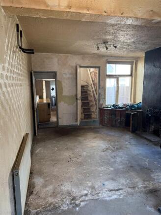 3 bed Terraced for sale Image 3