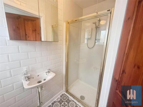 5 bed Detached to rent Image 7