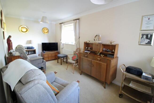 SITTING ROOM 2.jpg