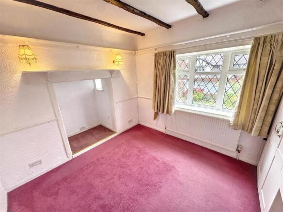 Downstairs bedroom.jpg