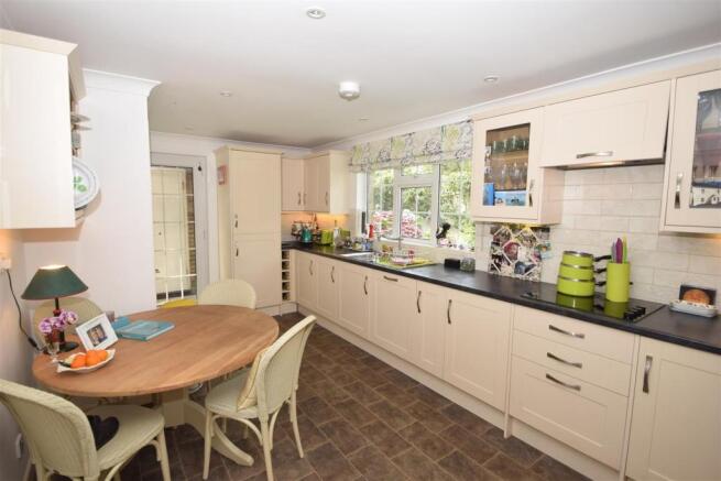 KITCHEN/BREAKFAST ROOM