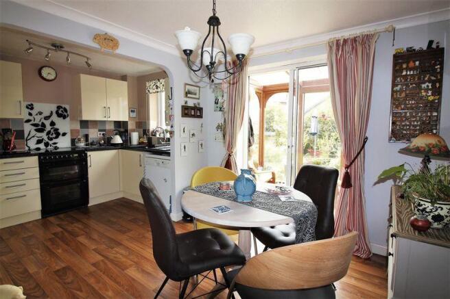 Kitchen/Dining...