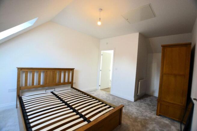 3 bed Semi-Detached to rent Image 10