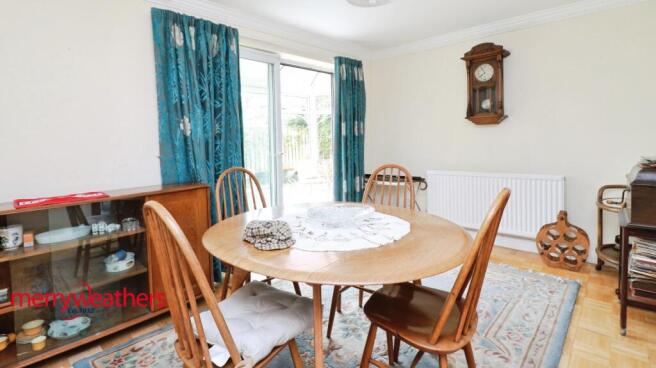 4 bed Detached for sale Image 5