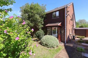10, Greenway, Farndon, Chester CH3 6PL