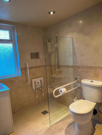 2 bed Bungalow to rent Image 5