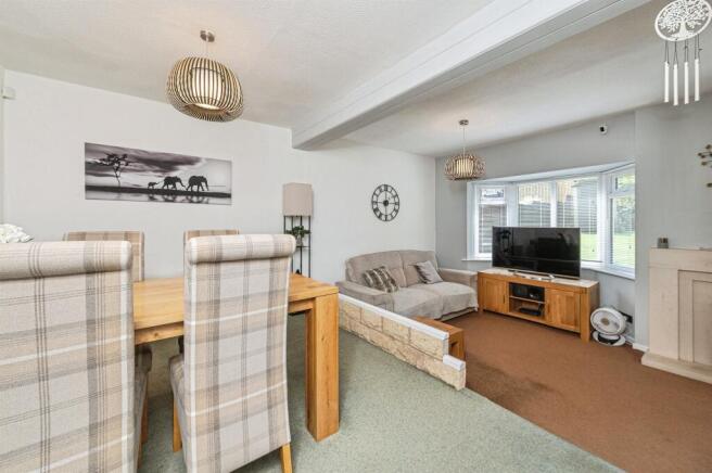 4 bed Detached for sale Image 5