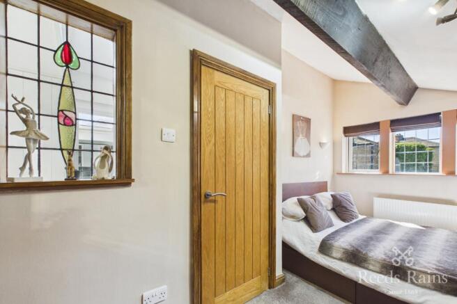 2 bed Detached for sale Image 6