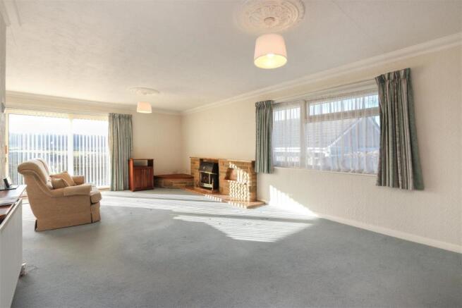 Living Room2.jpg