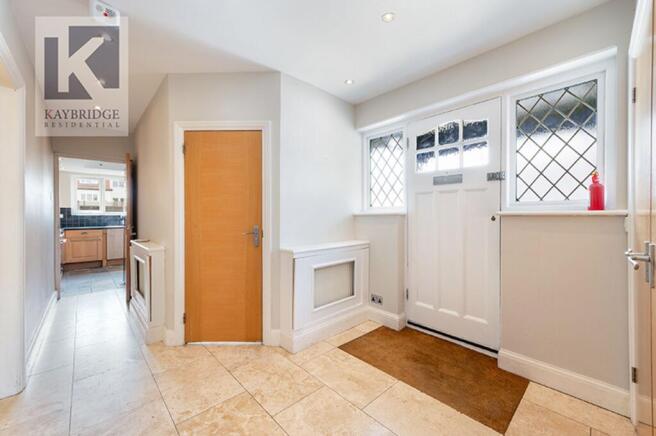 Oaks Avenue, Worcester Park - KT4 8XG