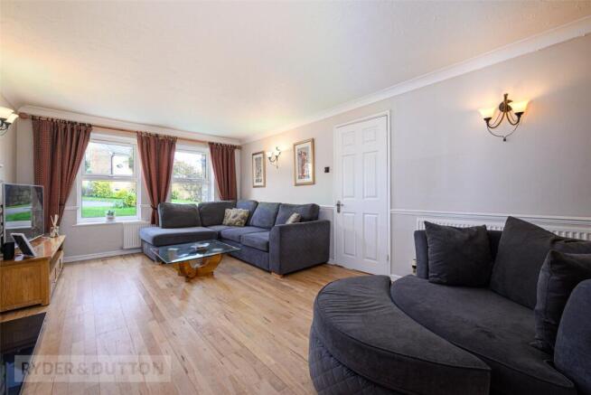4 bed Detached for sale Image 11