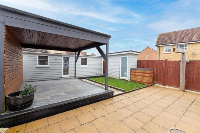 Doulton Close-21.jpg