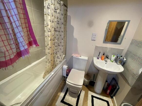 2 bed Apartment for sale Image 8
