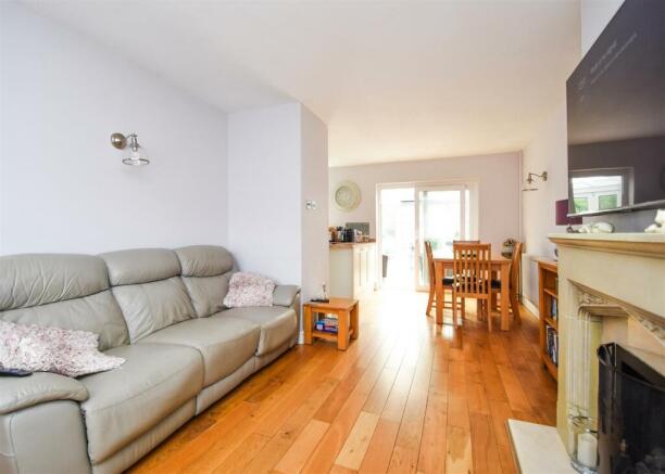 76 Chillington Drive - Sitting Dining.jpg