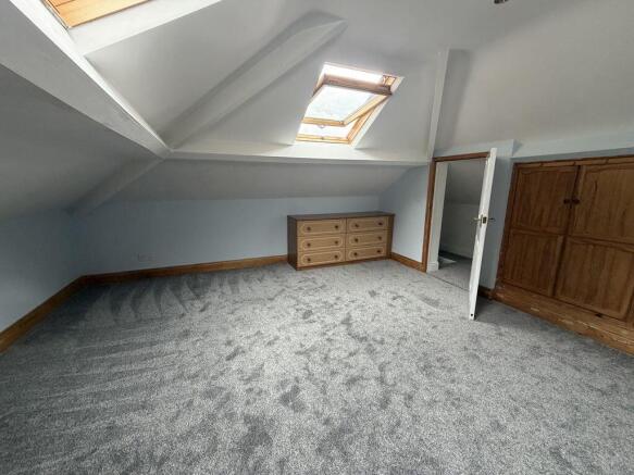 3 bed Semi-Detached Bungalow to rent Image 10