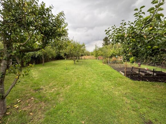 2 bed Semi-Detached to rent Image 10