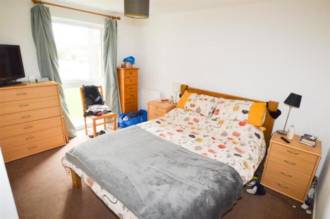 Bedroom 1.jpg