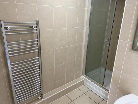 1 bed Apartment to rent Image 9