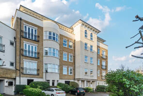 8, Clearwater House, Brockwell Avenue, Beckenham BR3 3GD