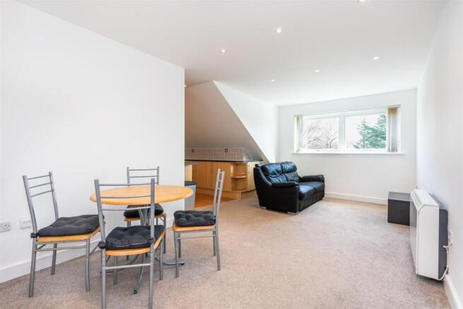 Flat 9, 128 St Werburgh's Road-16.jpg