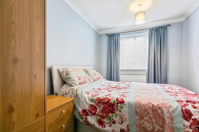3 bed Terraced for sale Image 9