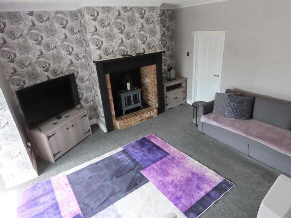 EXTENDED LOUNGE