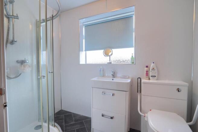 2 bed Bungalow for sale Image 9
