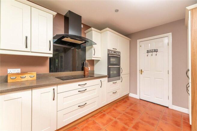 4 bed Detached for sale Image 10