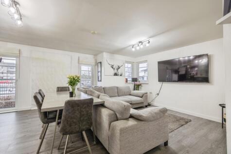 Whiteside Court, Bathgate, EH48